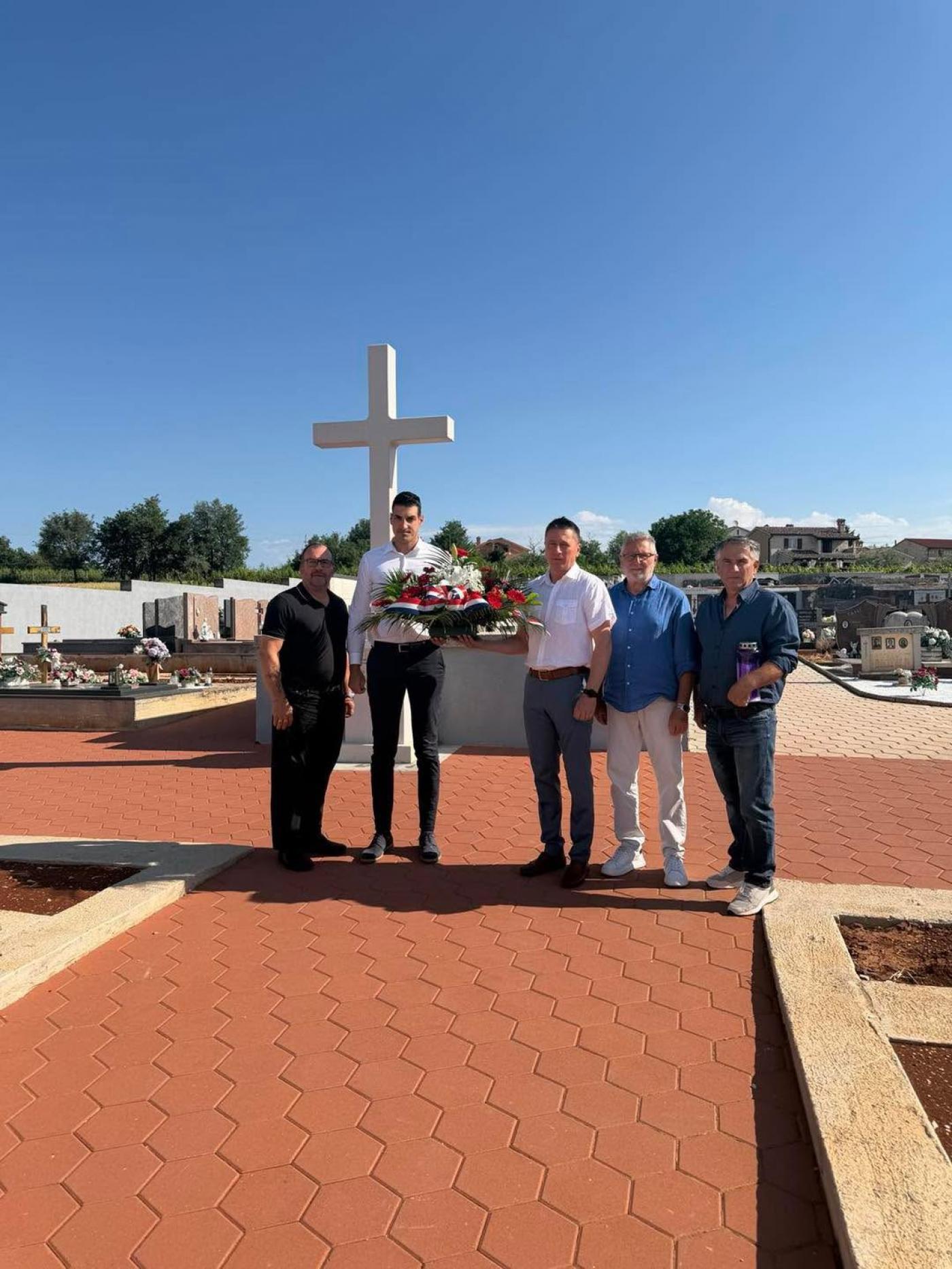 Delegacija Općine Kaštelir-Labinci položila vijence povodom Dana državnosti