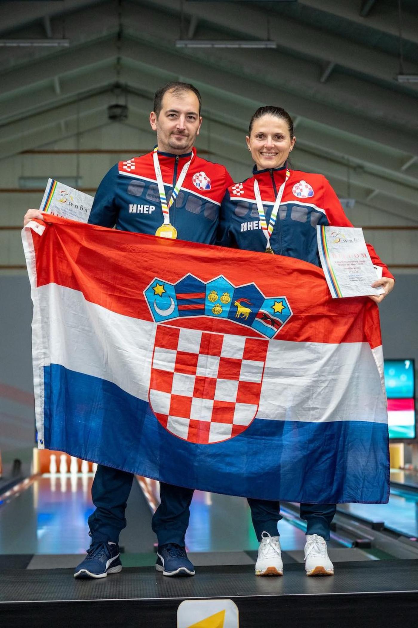 Hrvatski kuglači osvojili tri medalje u jednom danu: Nataša Ravnić i Bojan Vlakevski svjetski su prvaci uz svjetski rekord!