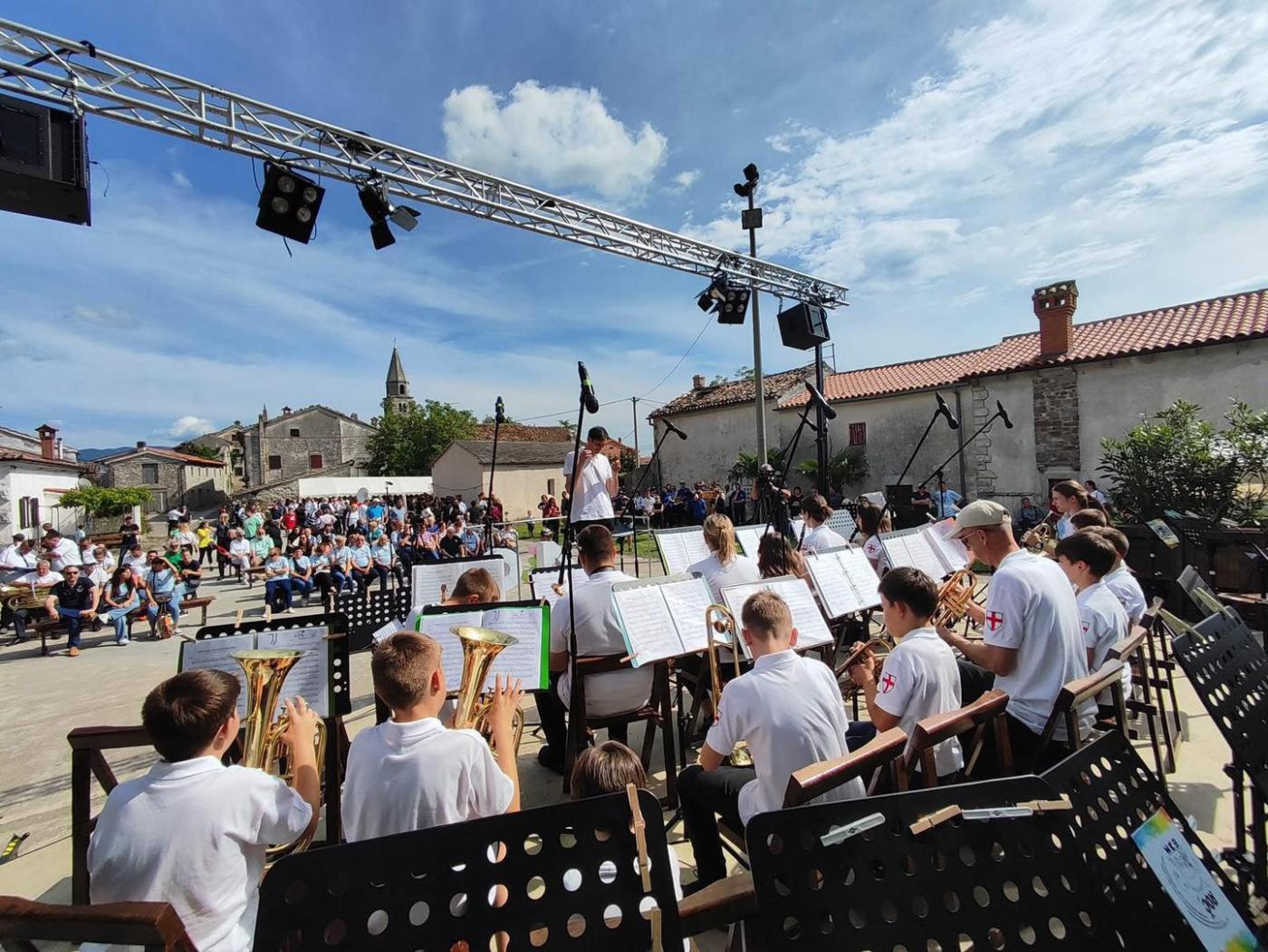 Glazbena poslastica u Poreču: Veliki međunarodni „Brass Meeting“ na Trgu slobode