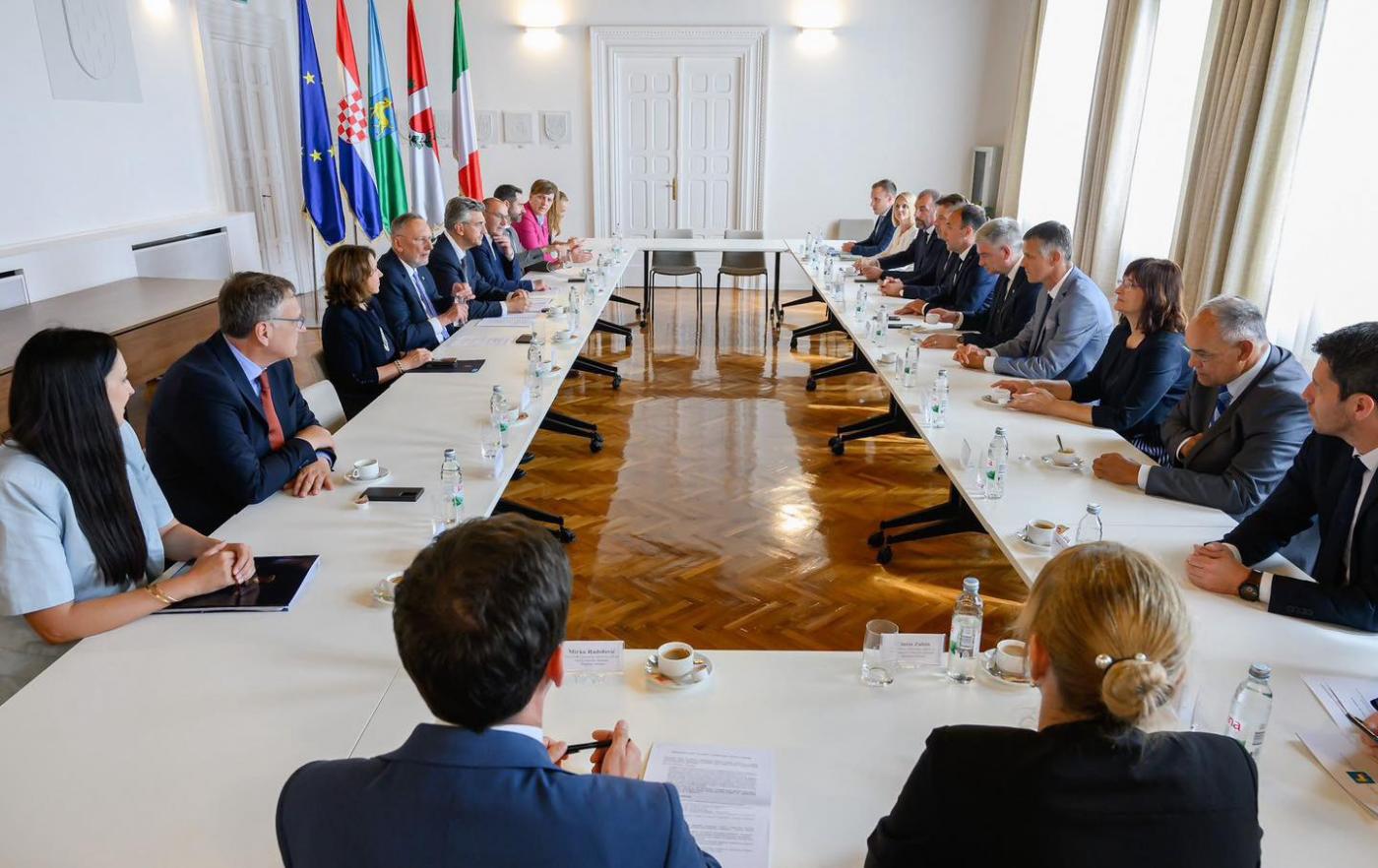 Predsjednik Vlade RH u Poreču na sastanku sa županom Miletićem i gradonačelnikom Peršurićem