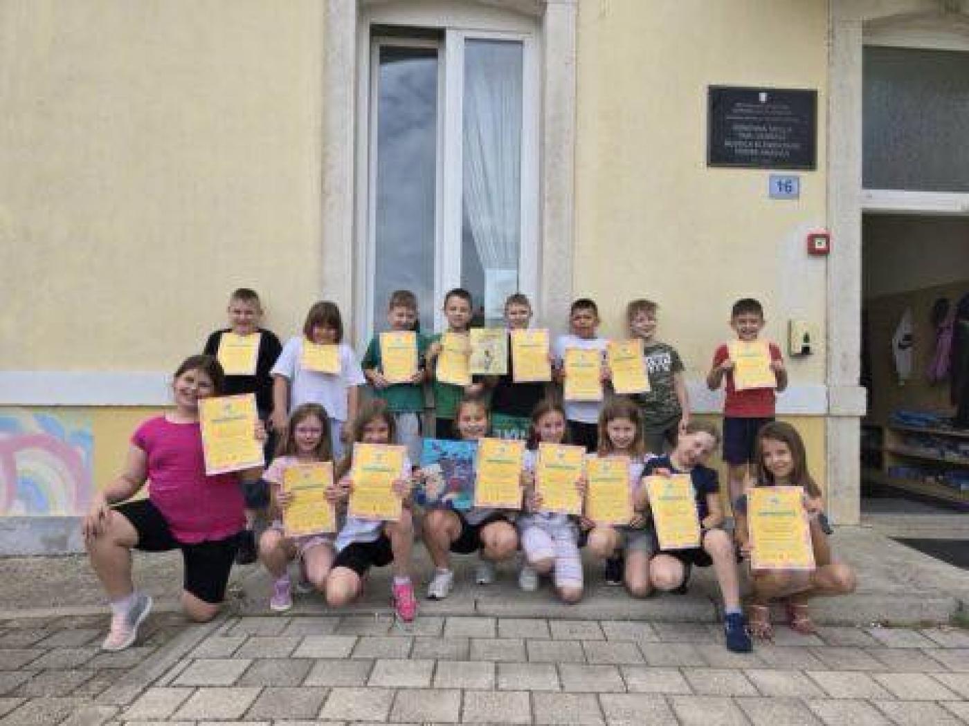 OŠ TAR-VABRIGA: Kreativnost naših učenika nagrađena u projektu Naša mala knjižnica