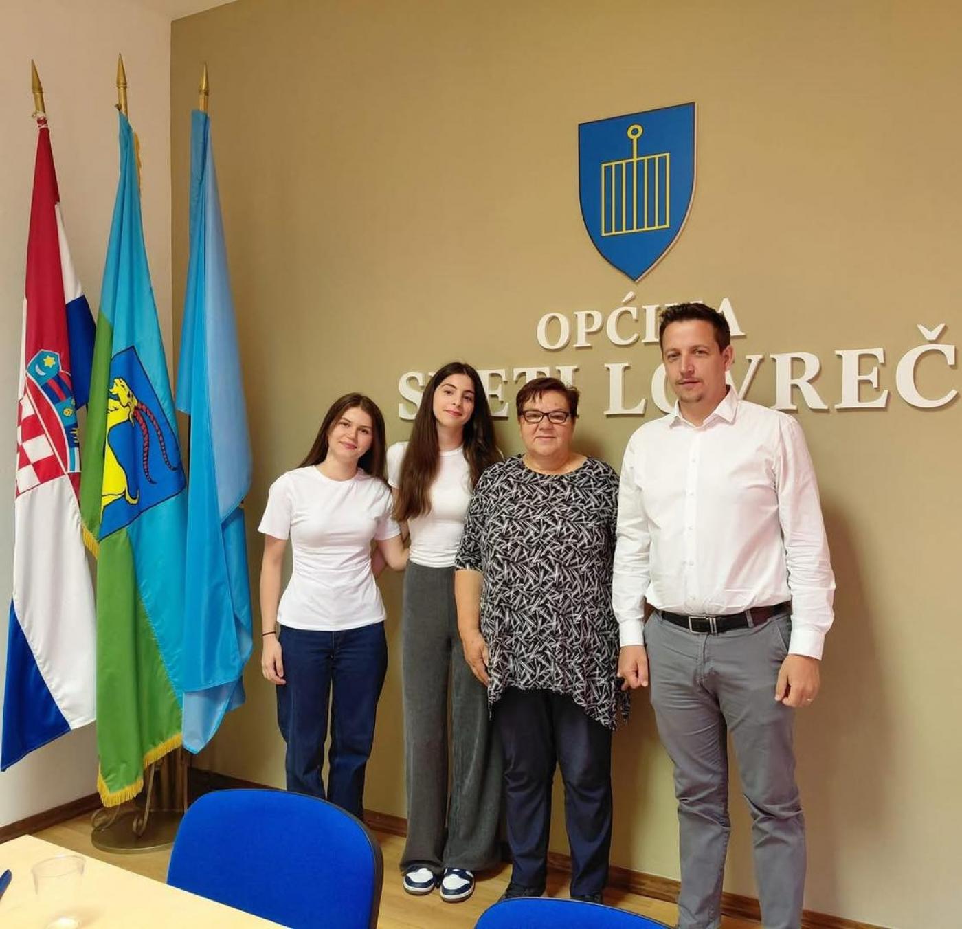 Lovrečke odlikašice na prijemu kod načelnika Terlevića