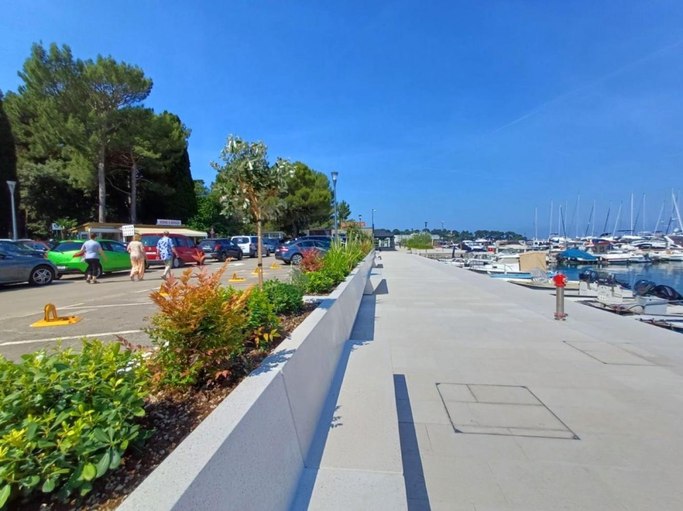 POREČ : novouređeni dio rive već postao ugodan dnevni boravak na otvorenom