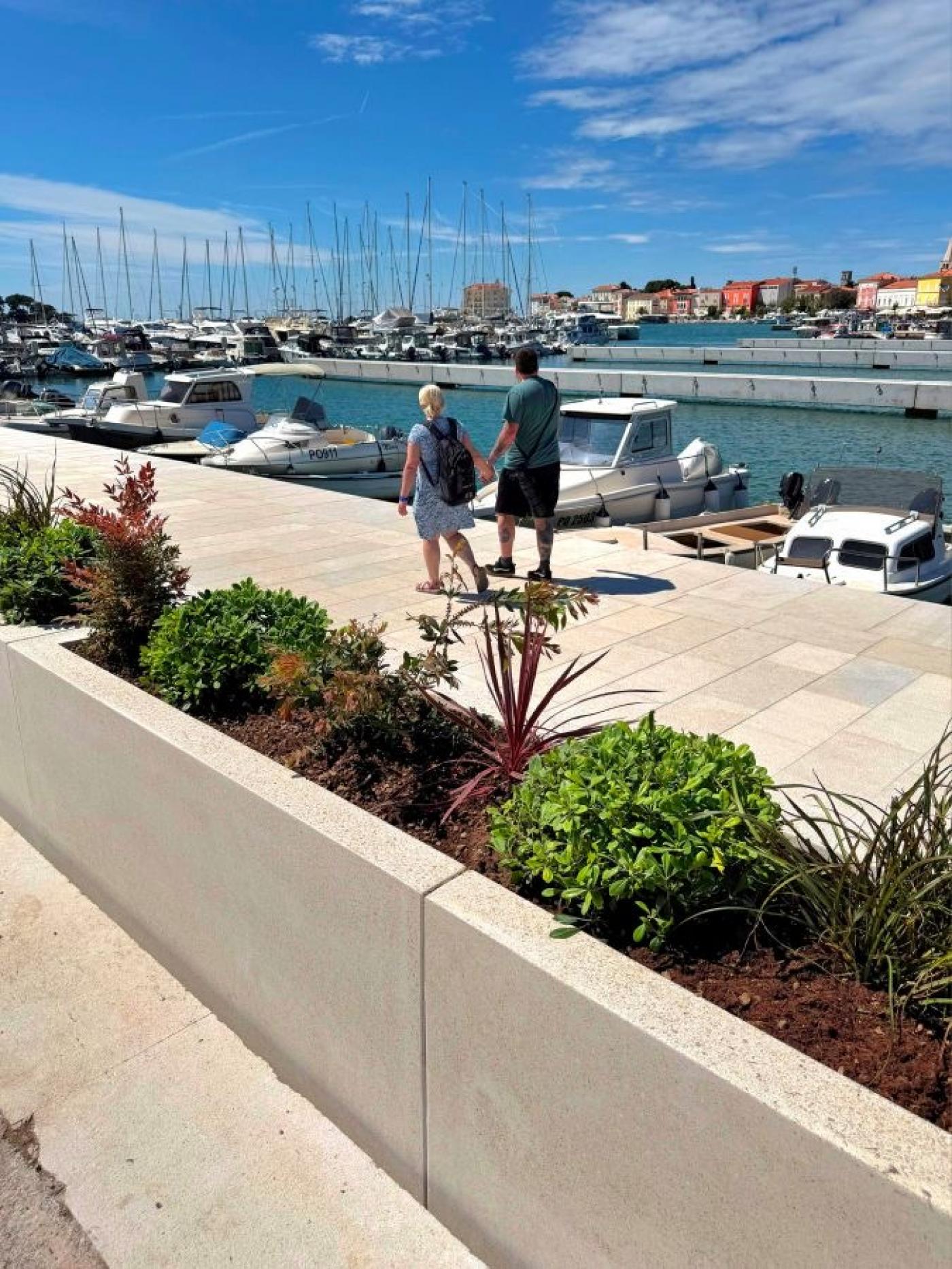 POREČ : novouređeni dio rive već postao ugodan dnevni boravak na otvorenom