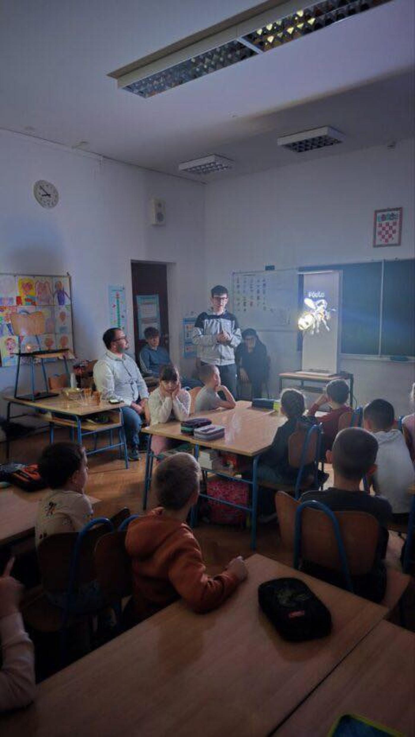 OŠ J. ŠURANA/ PŠ KAŠTELIR: Čarolija holograma – svijet u tri dimenzije
