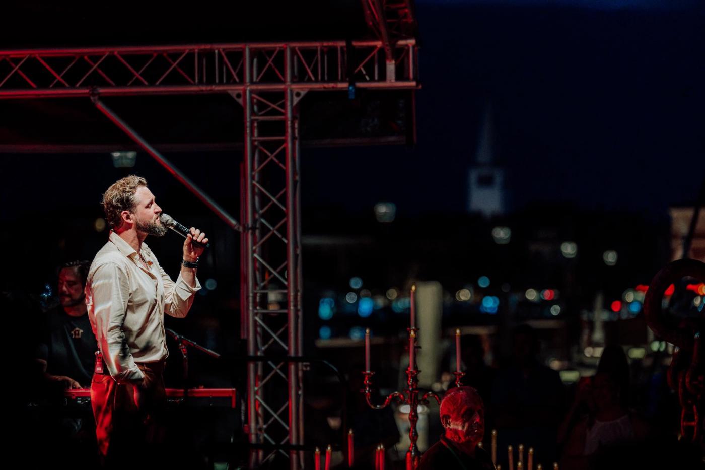POREČKO LJETO: Matija Cvek oduševio koncertom uz more, ovoga tjedna Festival sladoleda Gelato park, nastavljaju se sportska događanja i glazbeni programi