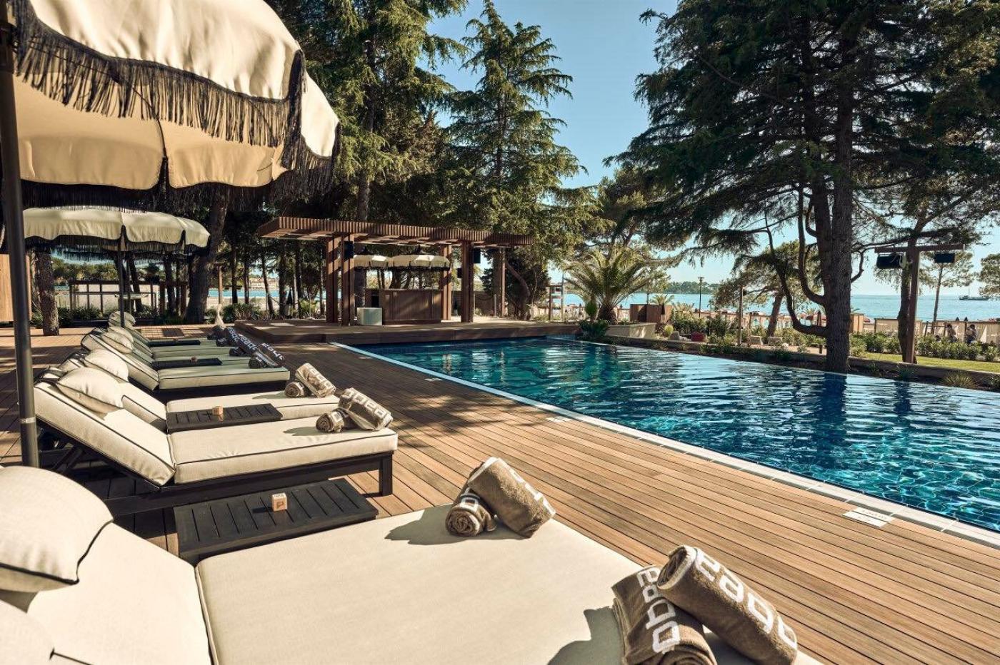 Purobeach Poreč do 10. srpnja nudi posebnu pogodnost za rezervacije ležaljki