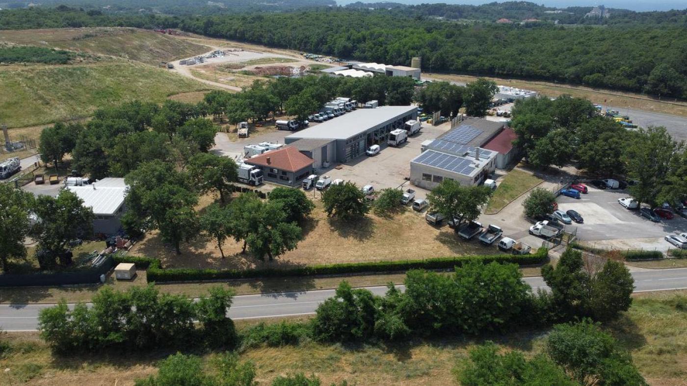 Potpisan ugovor za sufinanciranje izgradnje sunčane elektrane na odlagalištu Košambra