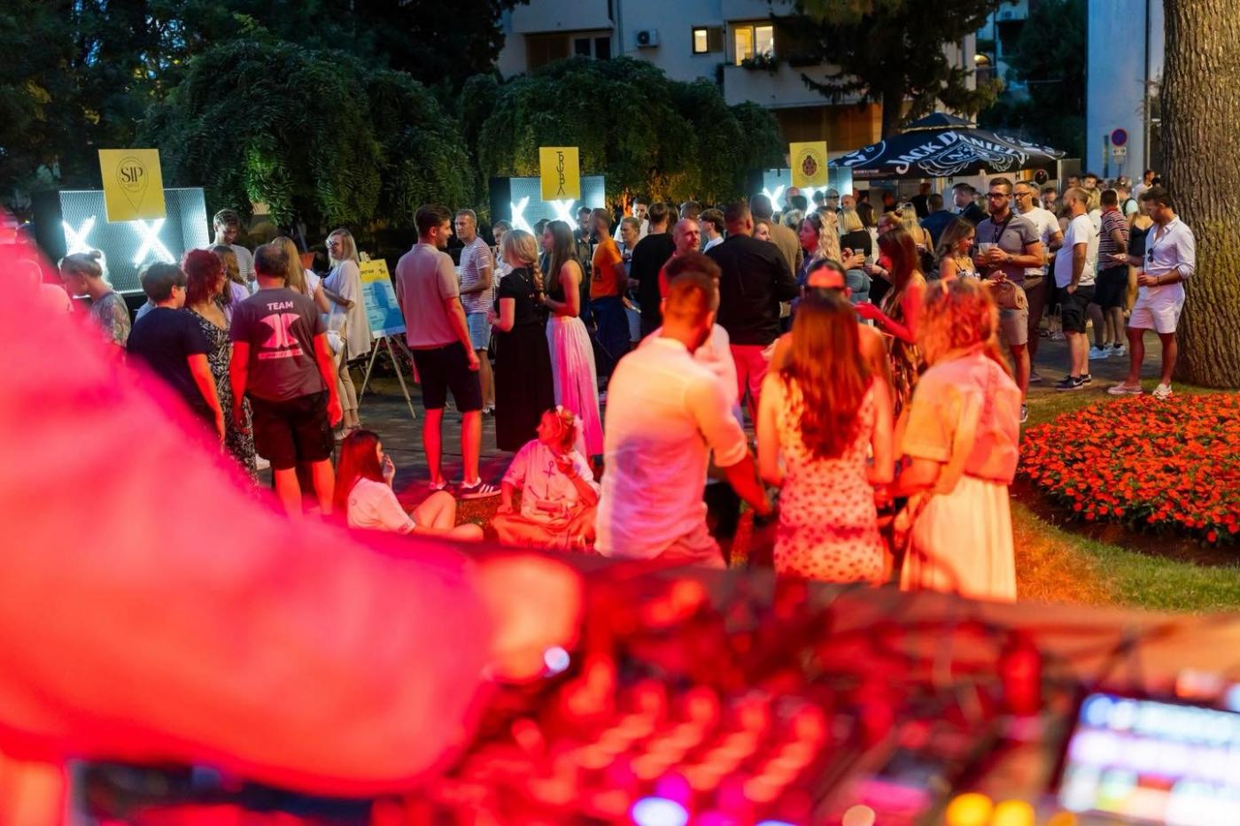 Poreč Cocktail Festival se vraća ovog vikenda: dva dana koktela, glazbe i ljetne atmosfere u Parku Olge Ban