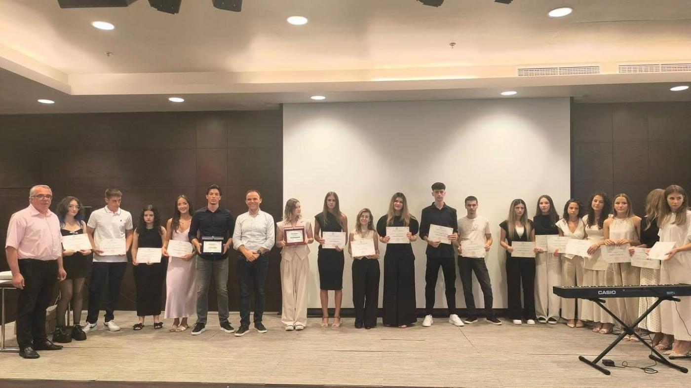Održana svečana podjela svjedodžbi i nagrada maturantima Srednje škole Mate Balote