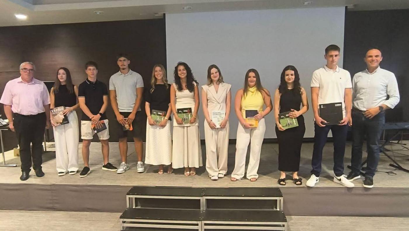 Održana svečana podjela svjedodžbi i nagrada maturantima Srednje škole Mate Balote