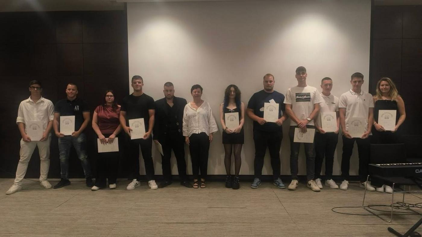 Održana svečana podjela svjedodžbi i nagrada maturantima Srednje škole Mate Balote