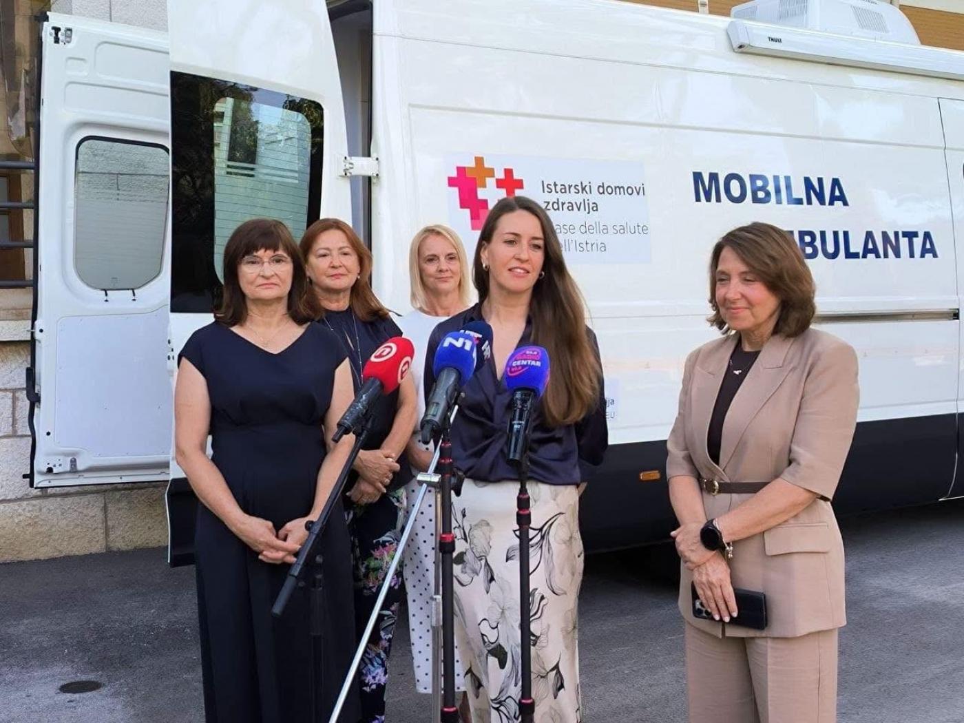 Ministrica zdravstva Irena Hrstić obišla turističke ambulante u Puli i Poreču
