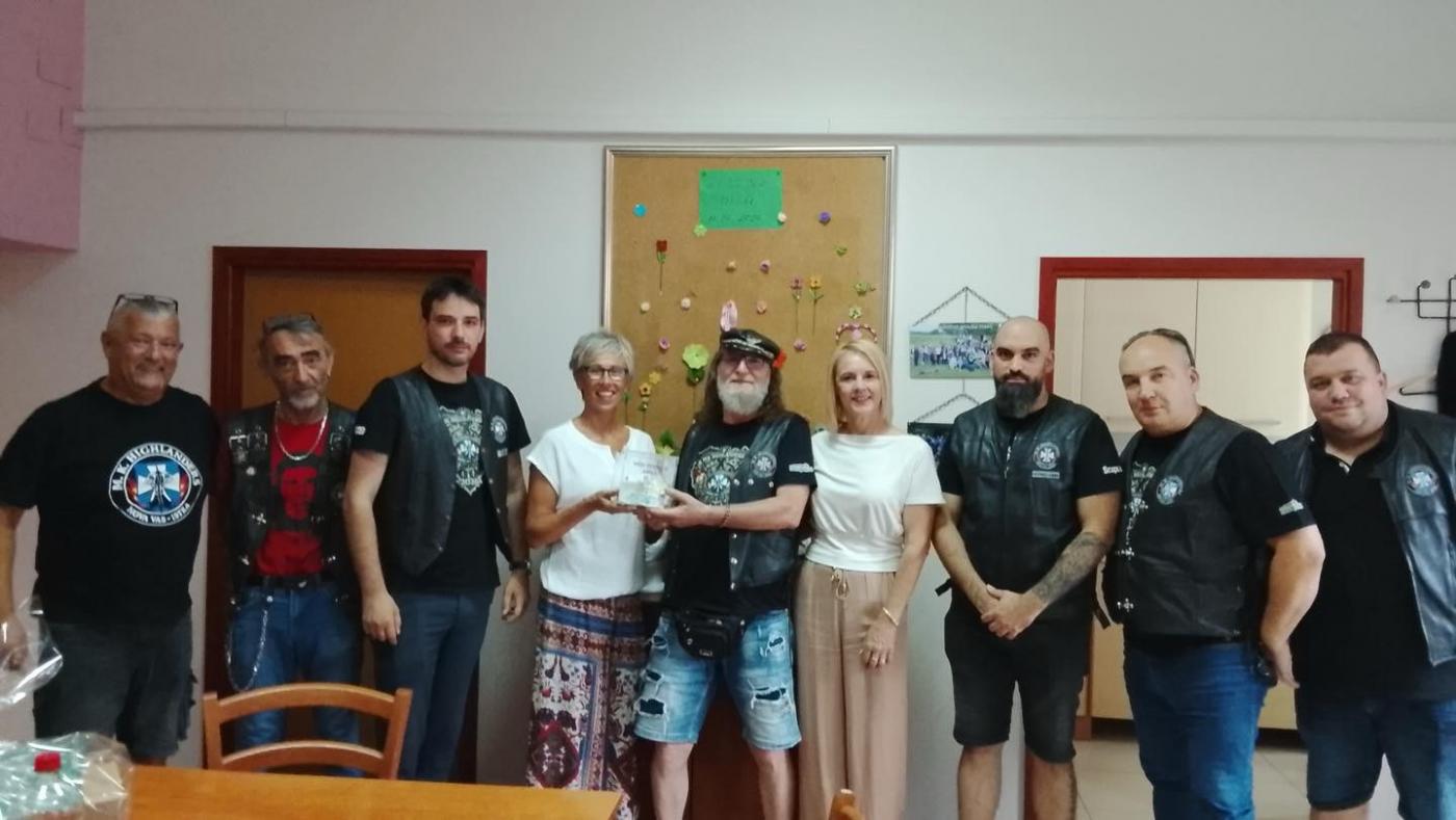 M.K. Highlanders uručili donaciju Društvu invalida Poreč