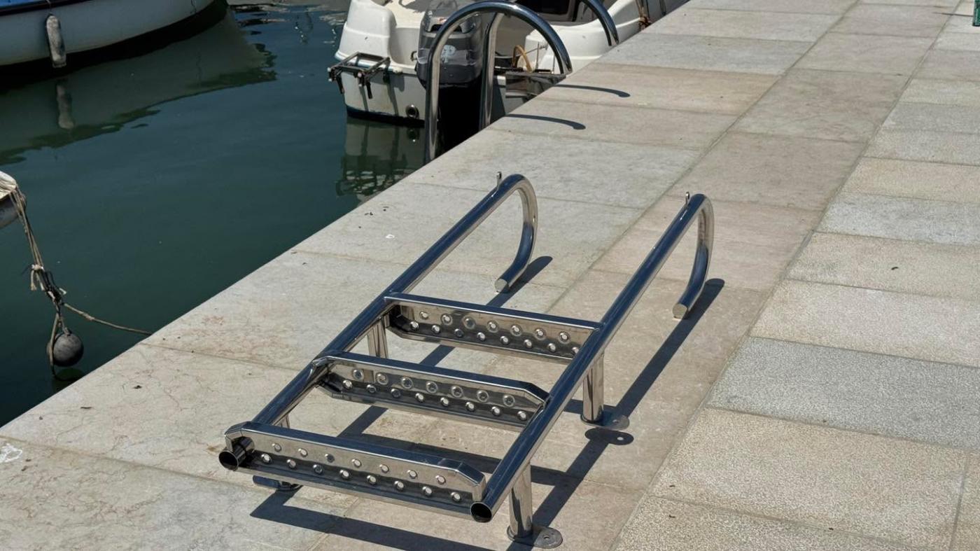 Lučka uprava Poreč započela s ugradnjom inox stepenica