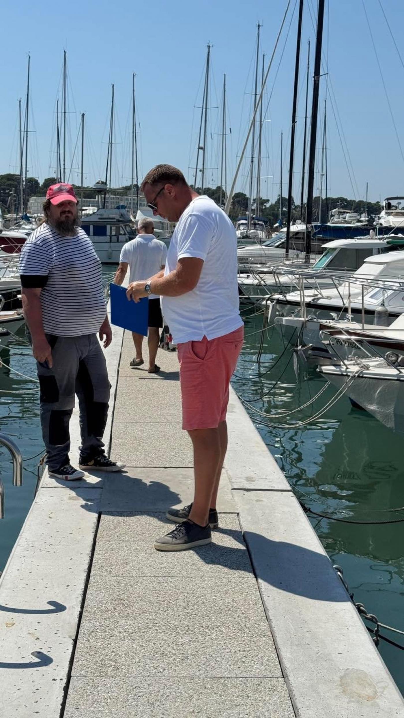 Lučka uprava Poreč započela s ugradnjom inox stepenica
