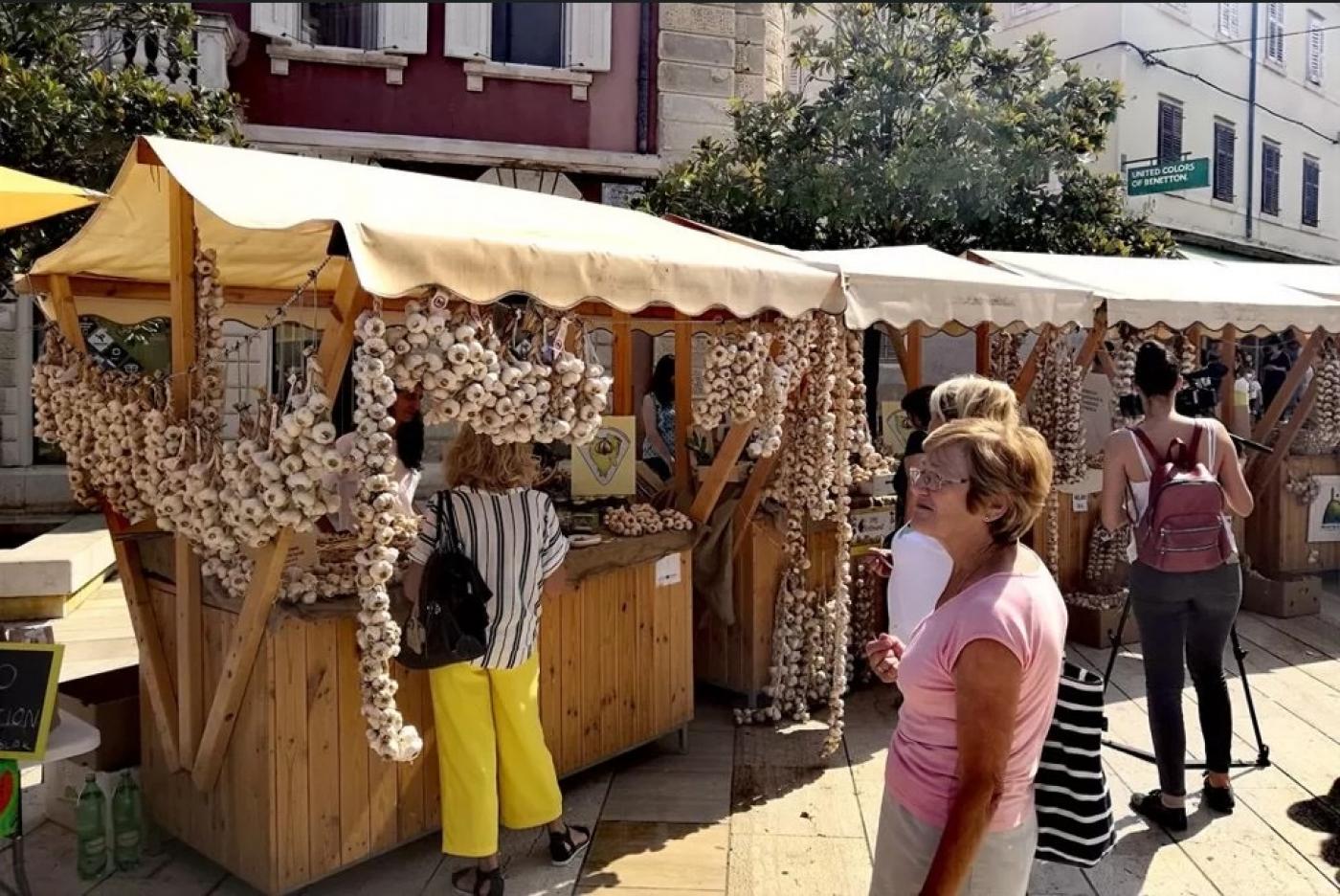 POREČ: Ovoga vikenda 7. Festival istarskog češnjaka na Trgu slobode