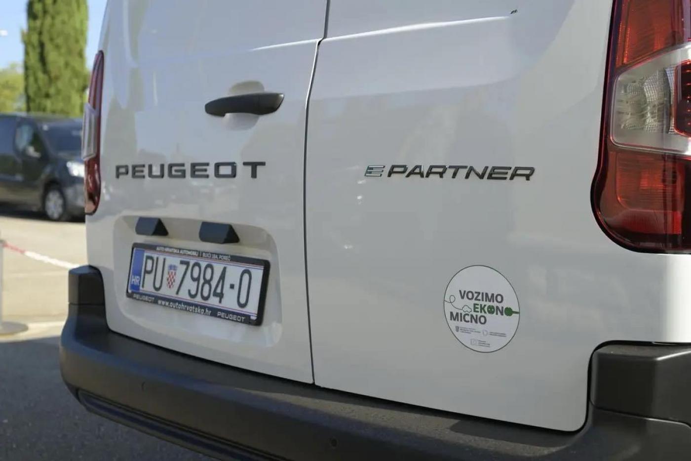 Usluga Poreč ostvarila gotovo 90 tisuća eura bespovratnih sredstava za projekte obnovljive energije i električne mobilnosti