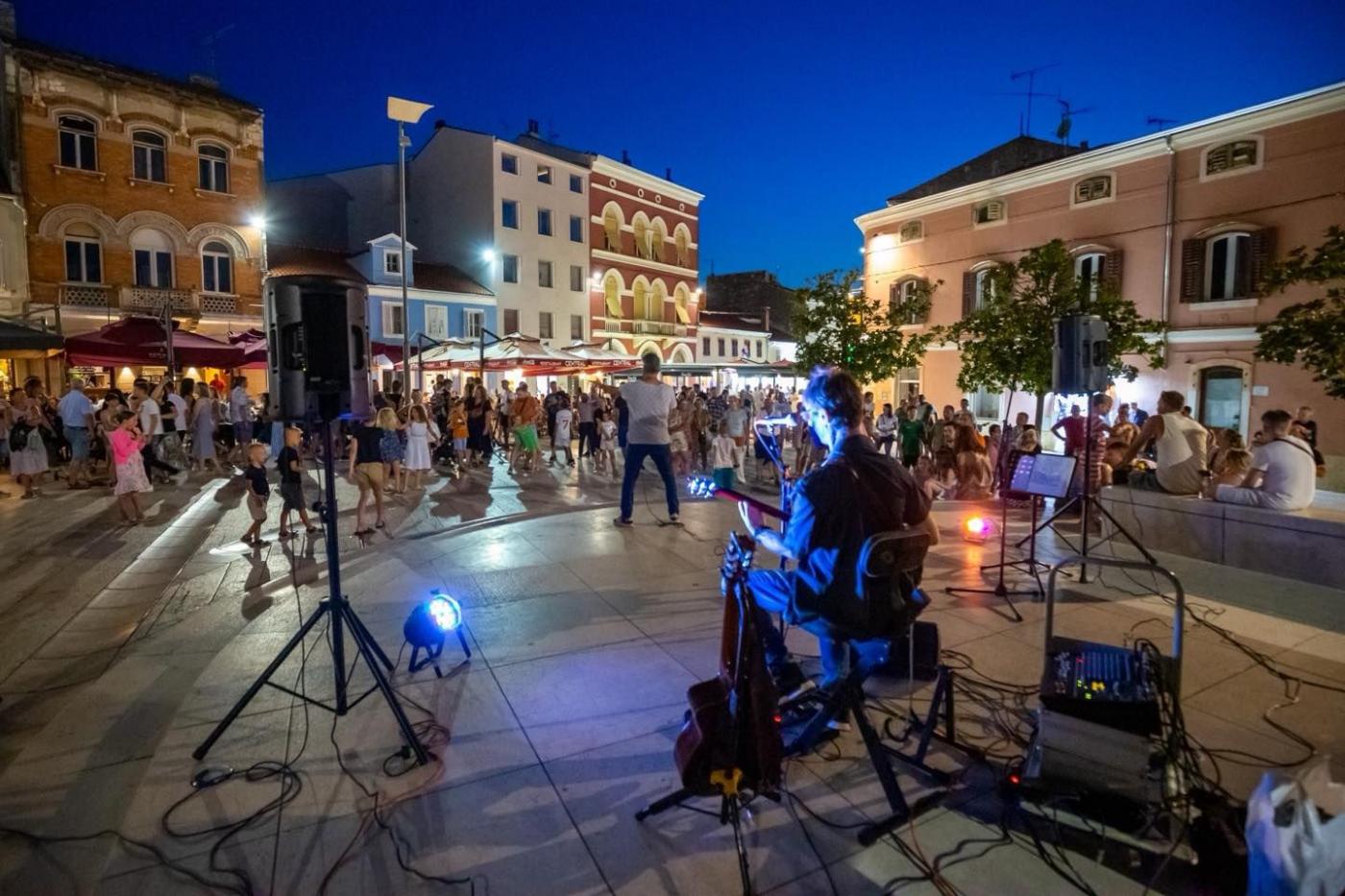 Porečko ljeto nastavlja s bogatim programom – jazz, ribarska fešta, Eros Ramazzotti Tribute band i Rokova u Novoj Vasi