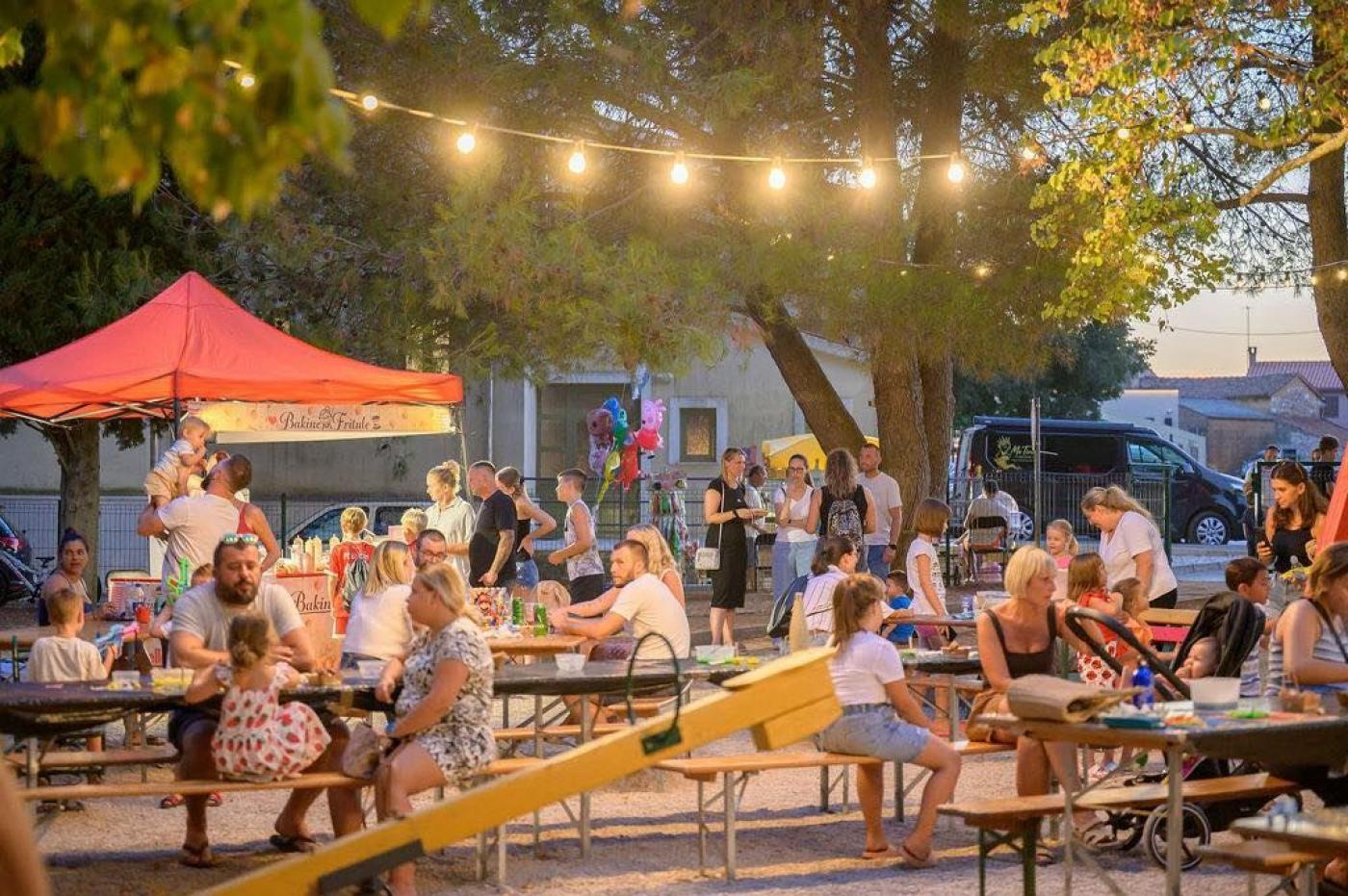 Kids Night u Kašteliru okupio najmlađe na večeri kreativnosti, igre i druženja