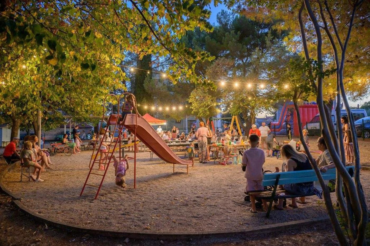 Kids Night u Kašteliru okupio najmlađe na večeri kreativnosti, igre i druženja