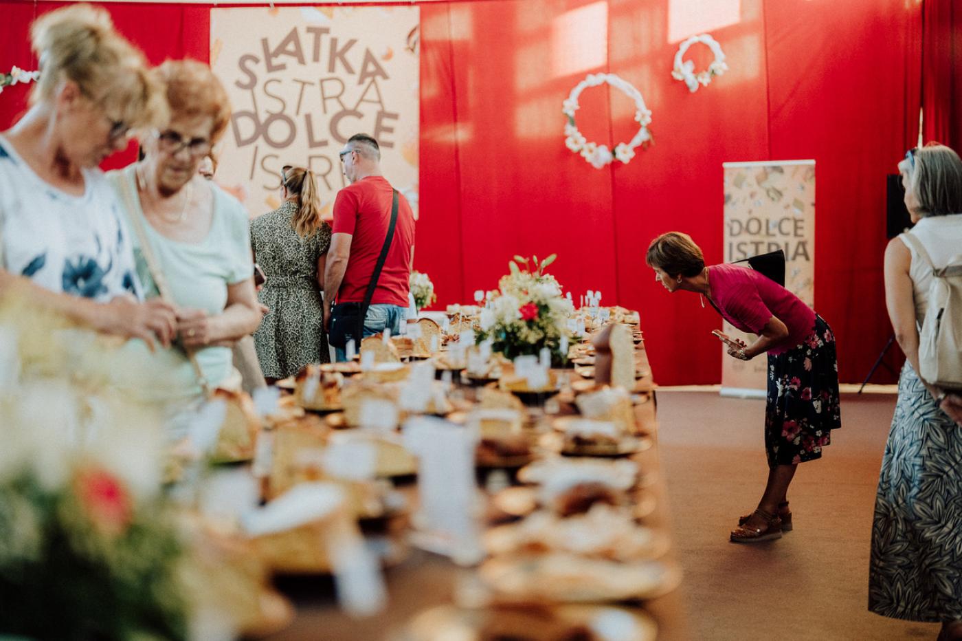 Vižinada ponovno slavila okuse tradicije: 215 kolača na 28. Slatkoj Istri