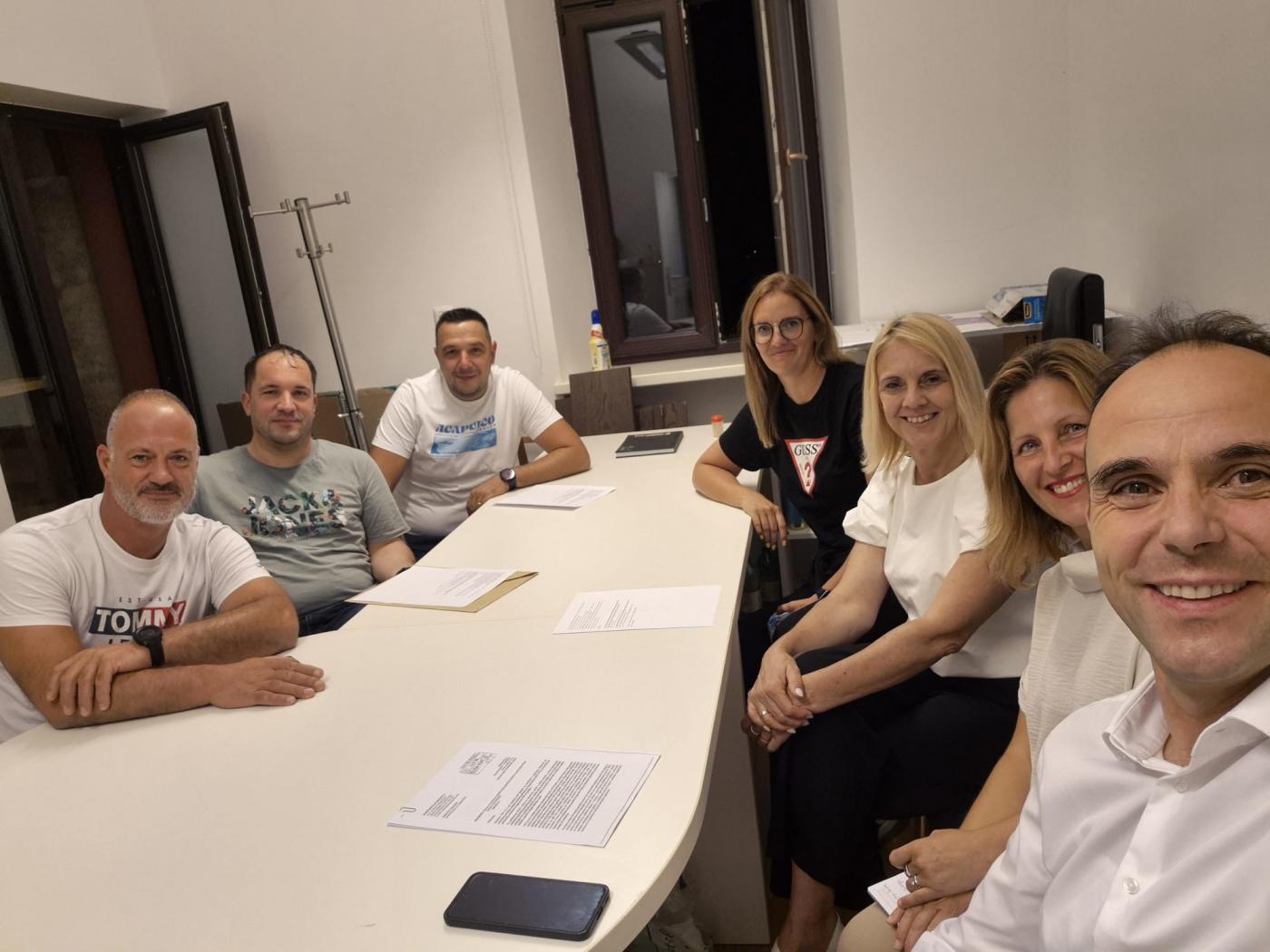 POREČ: Gradonačelnik Peršurić s timom obišao MO Baderna i Špadići-Veli Maj u sklopu planiranja proračuna za 2027. godinu