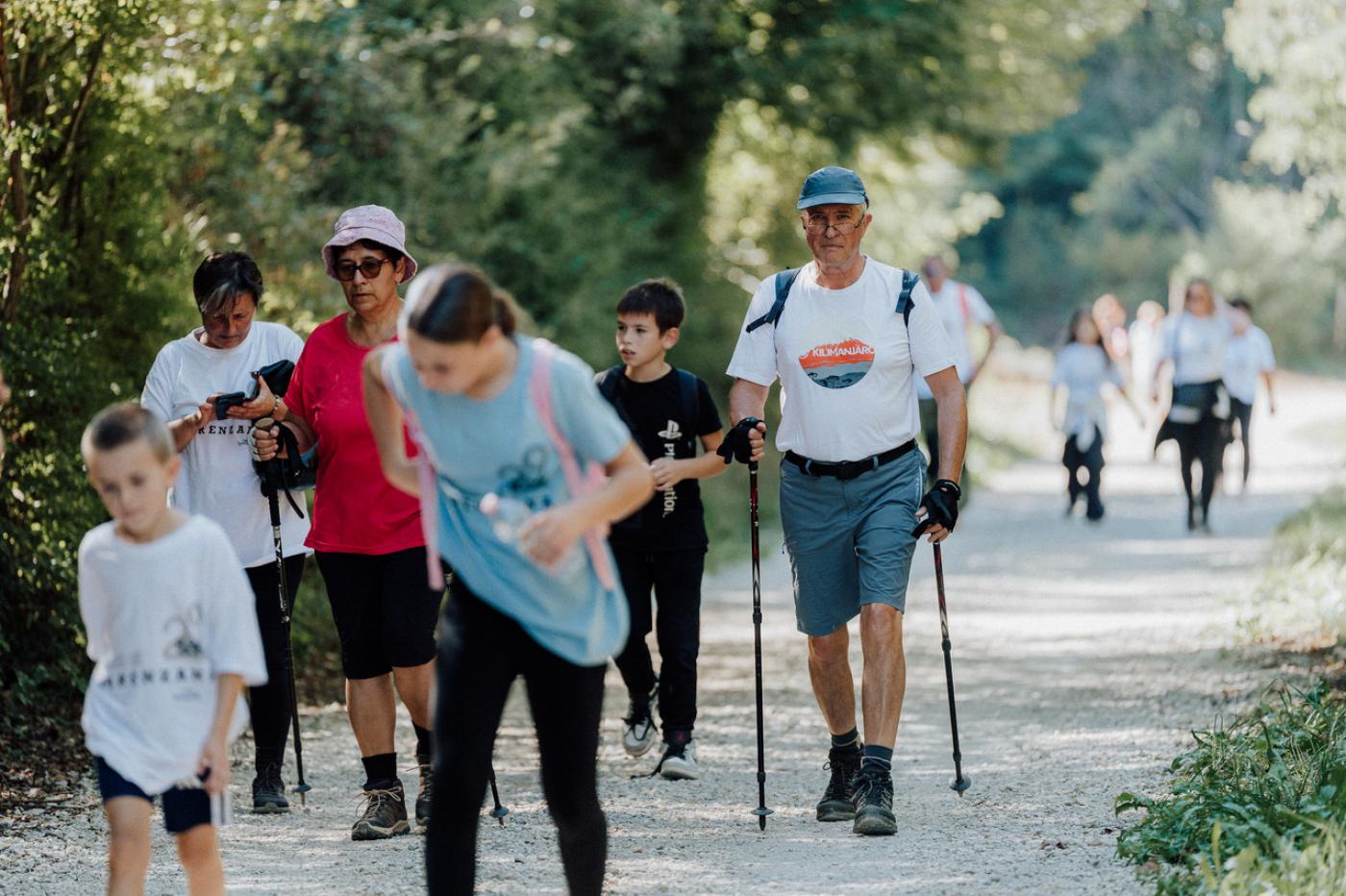 Vižinada okupila više od 850 biciklista i pješaka na 29. Parenzani