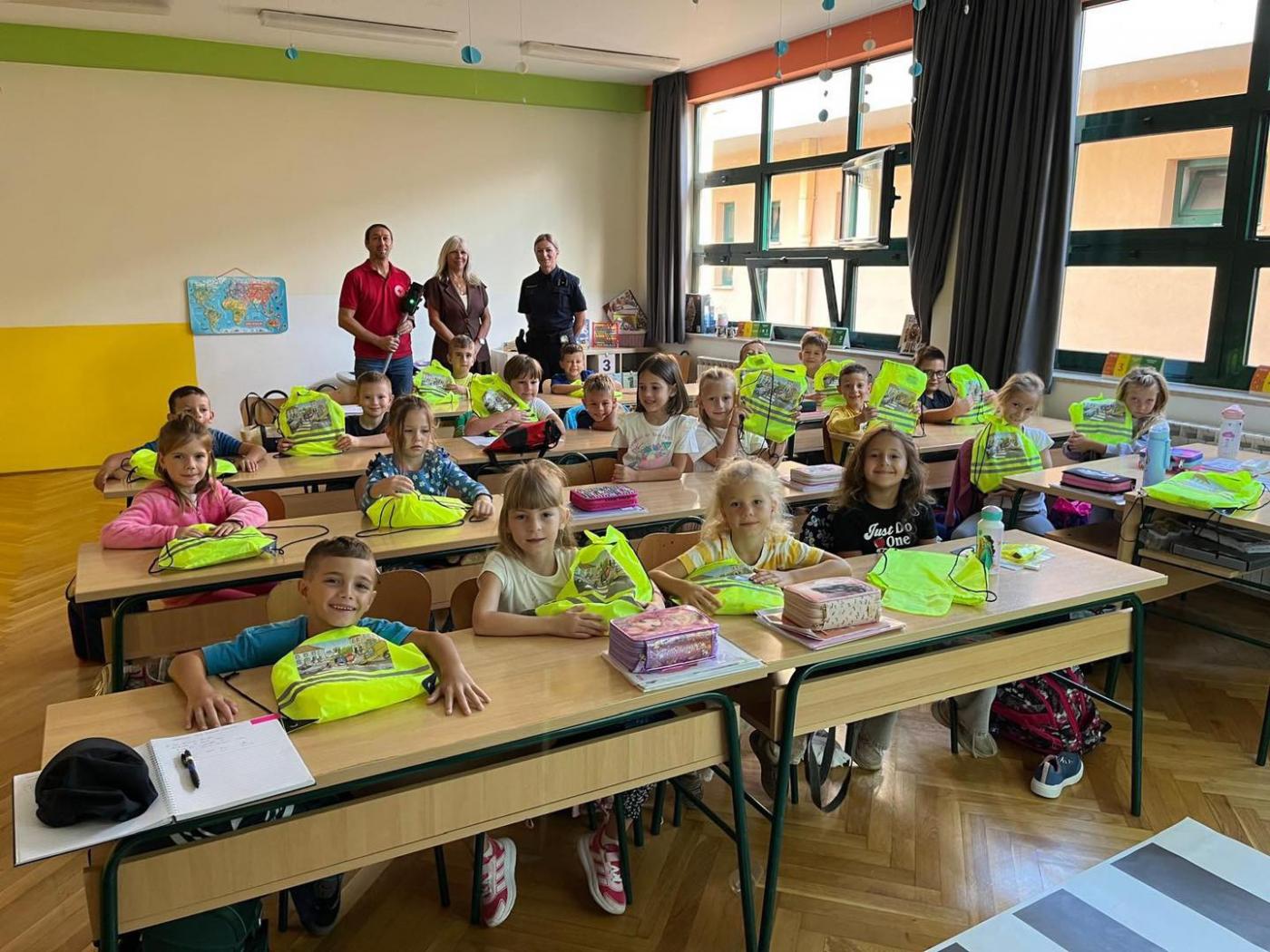 U Poreču uspješno provedena akcija „Sigurno u školu s HAK-om“: Edukaciju prošlo 255 prvašića