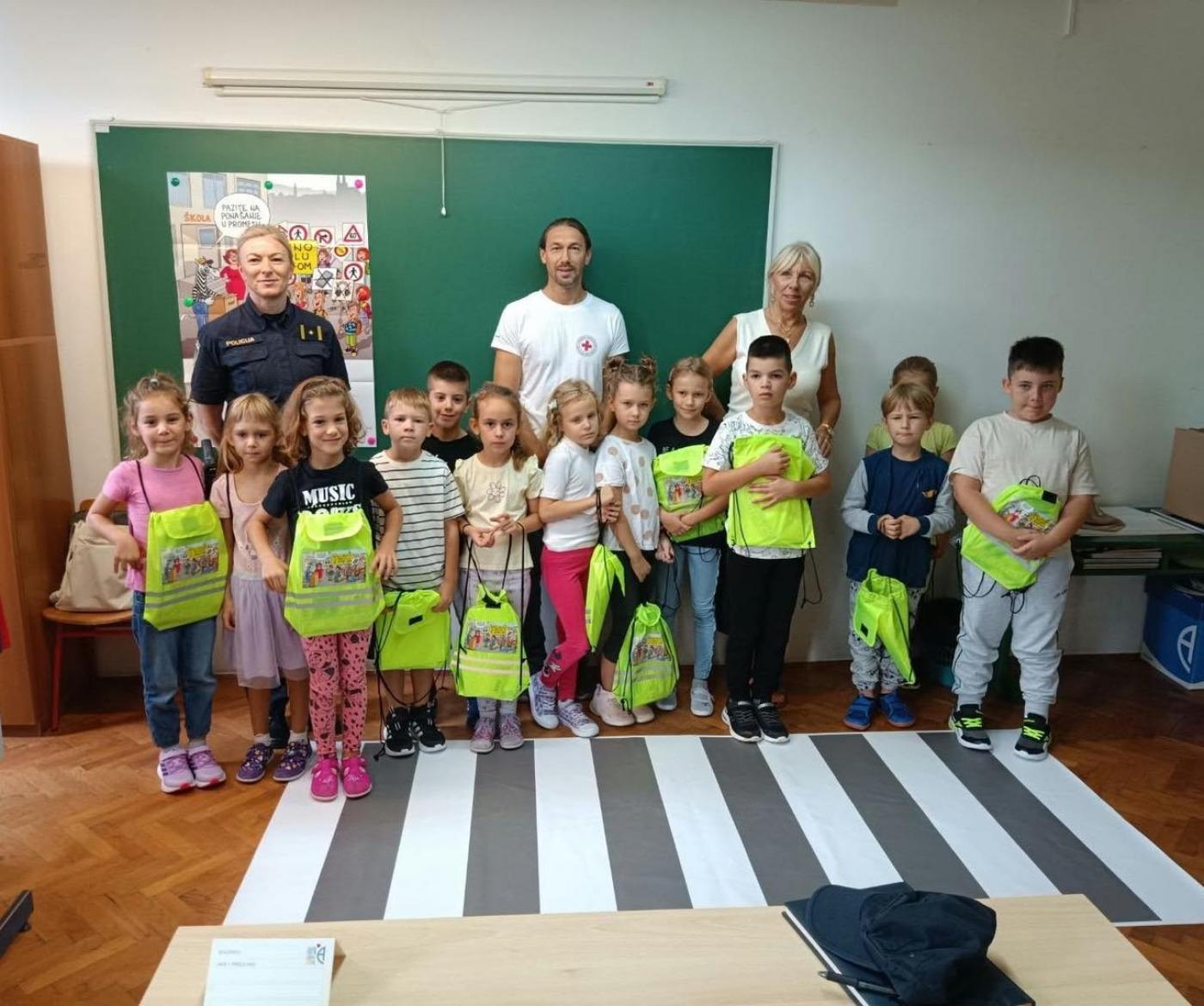 U Poreču uspješno provedena akcija „Sigurno u školu s HAK-om“: Edukaciju prošlo 255 prvašića