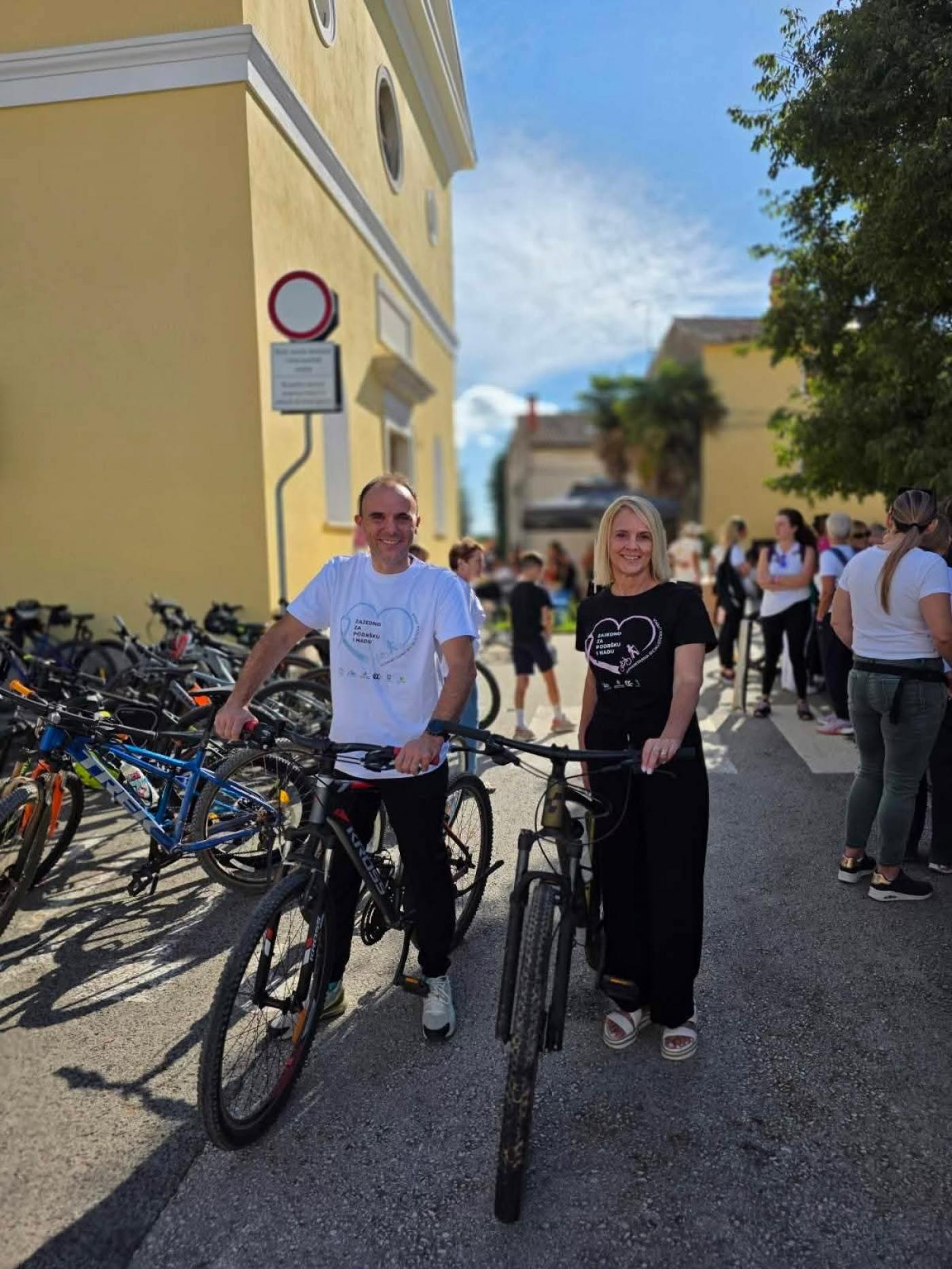 Bicicletta Rosa: Humanitarna biciklistička utrka i šetnja okupila više od 300 sudionika