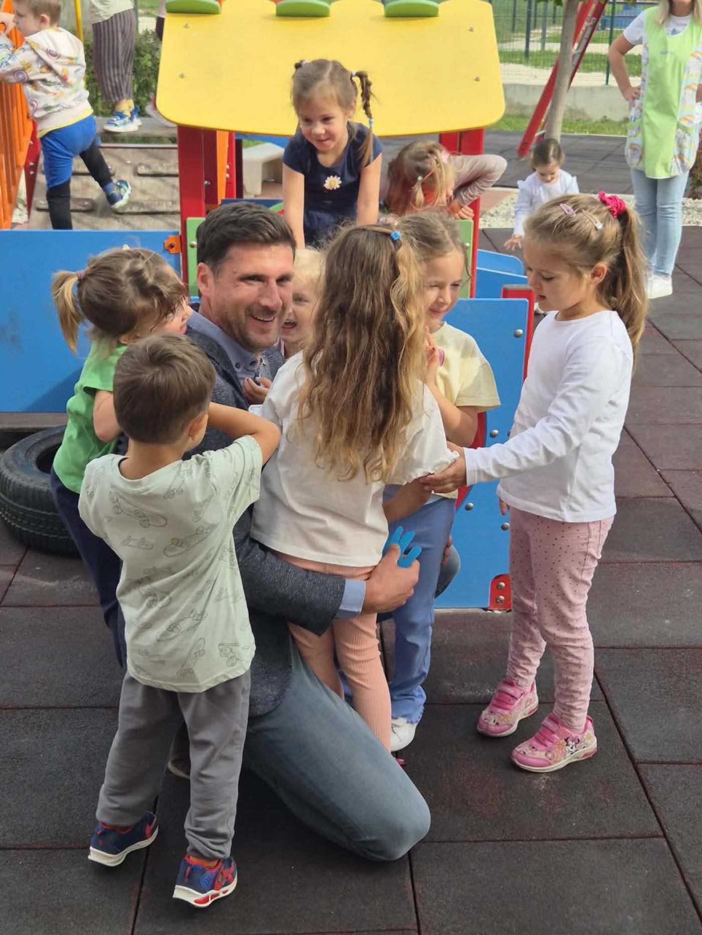 Dječji tjedan započeo posjetom vrtiću u Vižinadi