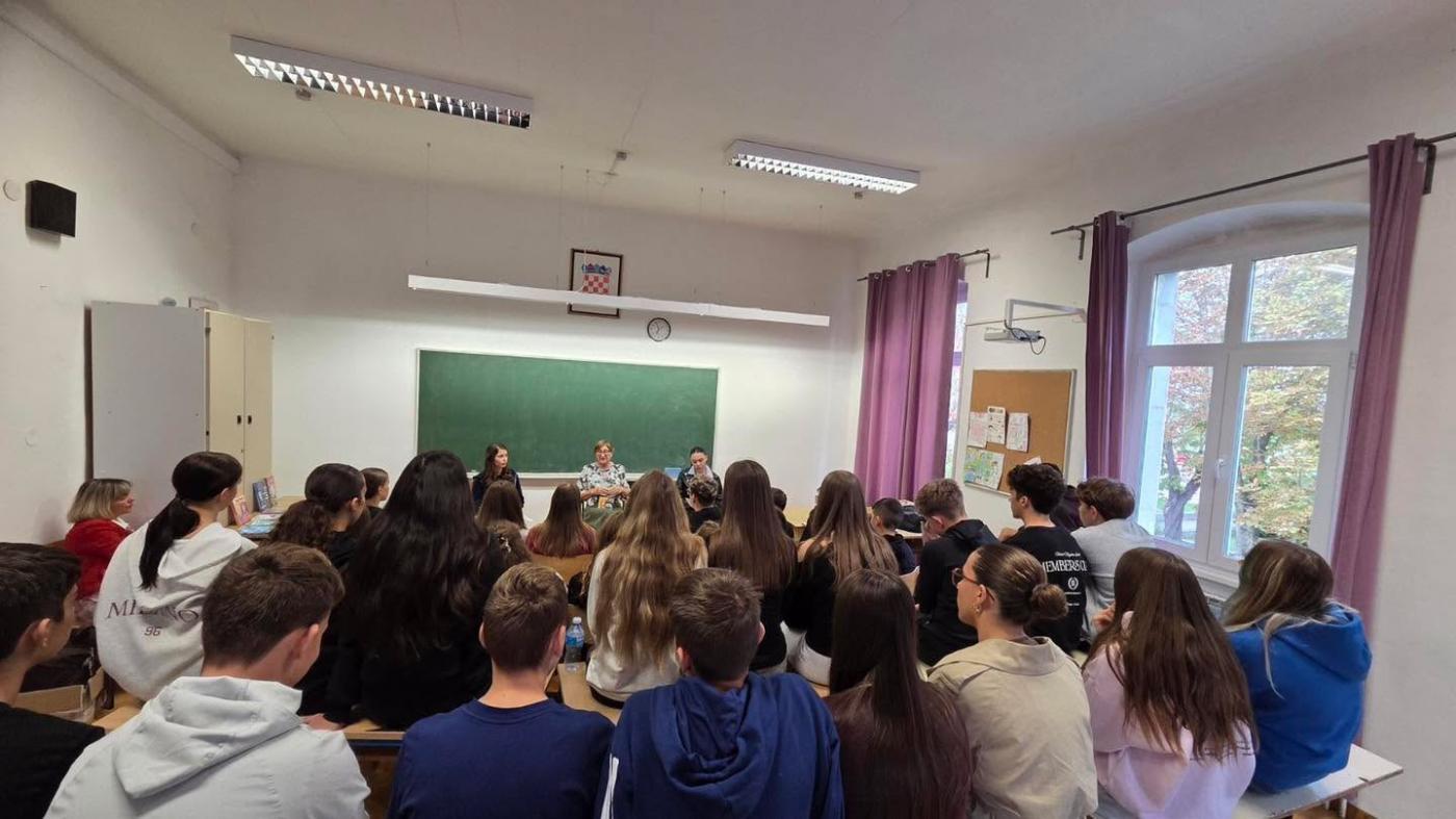 Učenici Višnjana, Kaštelira i Vižinade okupljeni oko žive riječi