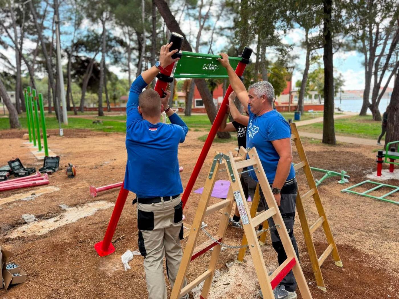 Grad Poreč obnavlja vanjsku teretanu na Picalu, postavljene nove sprave