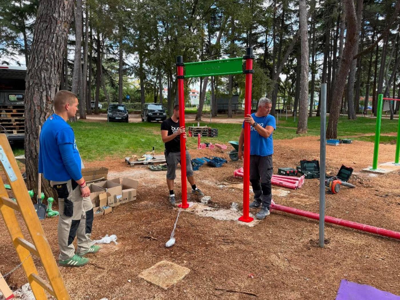 Grad Poreč obnavlja vanjsku teretanu na Picalu, postavljene nove sprave