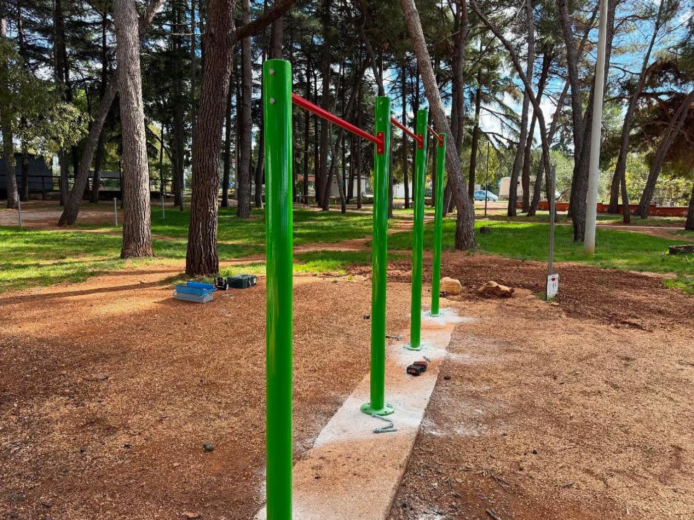 Grad Poreč obnavlja vanjsku teretanu na Picalu, postavljene nove sprave
